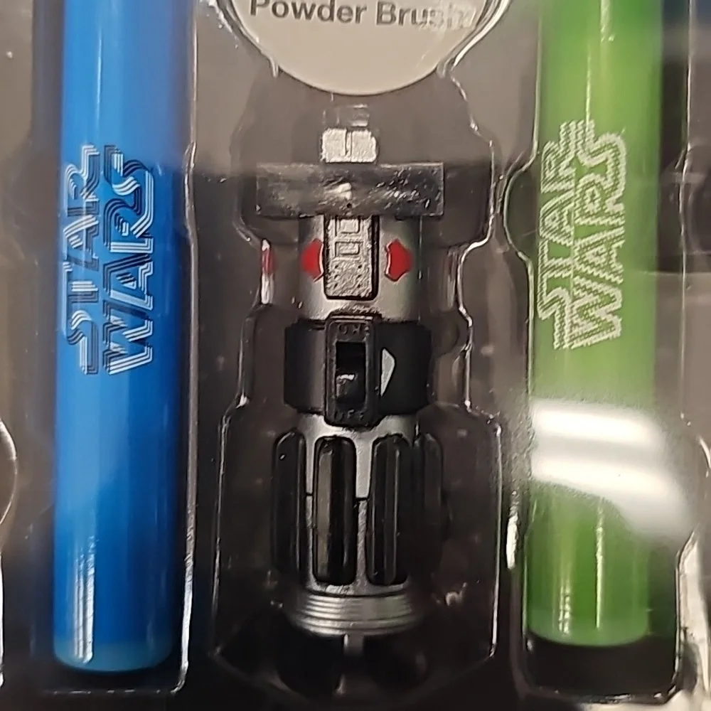 DISNEY STAR WARS 5 PIECE BRUSH SET - Picture 4 of 4